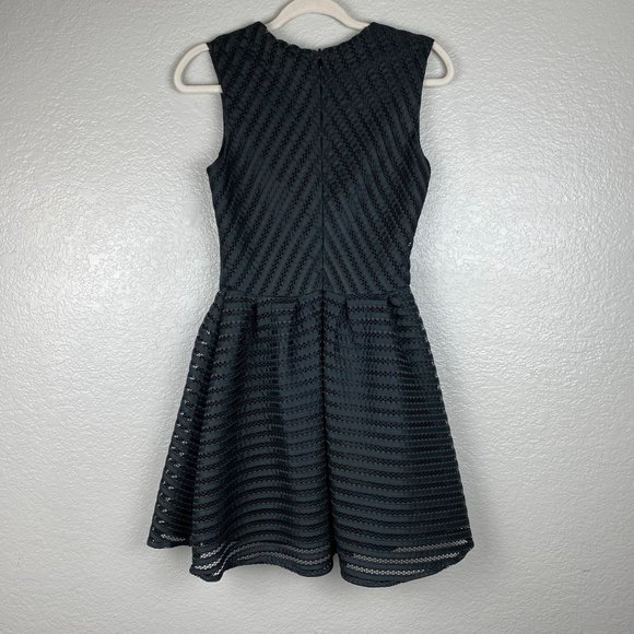 H&M Black A-Line Lace Eyelet Body Flattering Dress Women's Size 4 - Picture 7 of 7